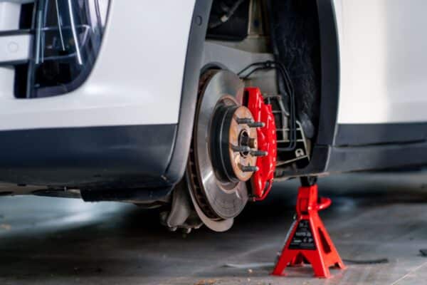 detailing of the brake disc and bumper of a white 2023 12 27 21 59 18 utc(1)